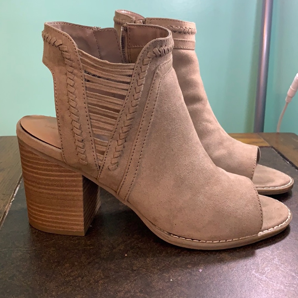 Brown universal thread block heels